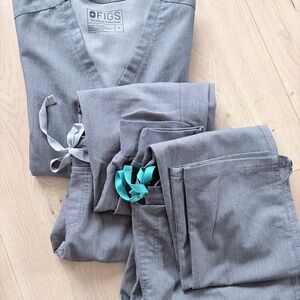 Figs Graphite Scrub Set